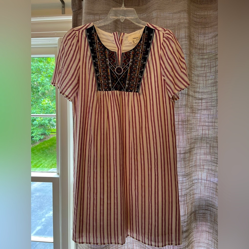 TheKorner Women’s Dress Size S Mini Short Sleeve dress with beaded detail